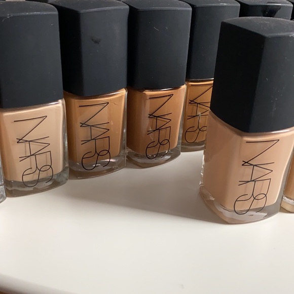 NARS SHEER GLOW FOUNDATION - Various shades - Picture 4 of 4